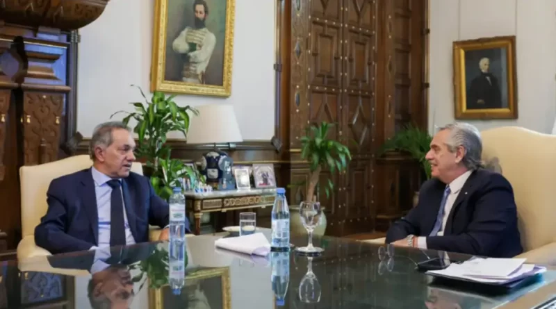 Alberto Fernández recibió a Daniel Scioli en la Casa Rosada con el objetivo de buscar unidad dentro del oficialismo