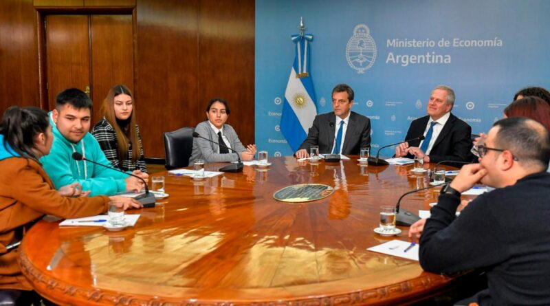 Anuncio de Massa: a partir de agosto las Becas Progresar aumentan a .000