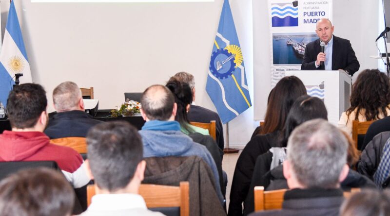 Fortalecimiento de Puerto Madryn como polo exportador de la Patagonia: Sastre encabezó la presentación de las capacitaciones