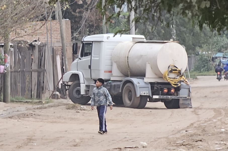La Delegación de Asuntos Indígenas gestionó la distribución de más de un millón de litros de agua en el norte de Salta