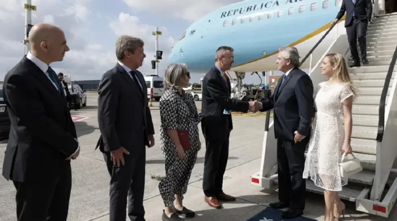 Llegada de Alberto Fernández a Bruselas para la cumbre entre la Unión Europea y la Celac