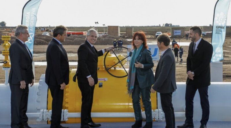 Fernández le respondió al expresidente: “Macri intentó darle el gasoducto a sus amigos para hacer negocios privados”