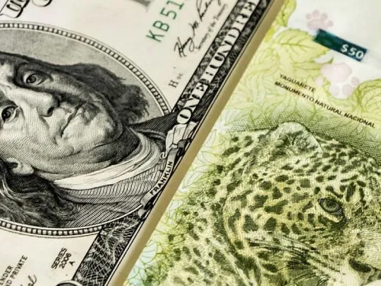 Dólar blue quebró por primera vez la barrera de los 0 tras anotar su mayor suba diaria en un mes