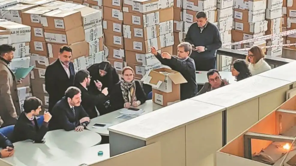 Horas finales en el escrutinio de Córdoba: Las últimas 160 urnas Horas finales en el escrutinio de Córdoba: Las últimas 160 urnas