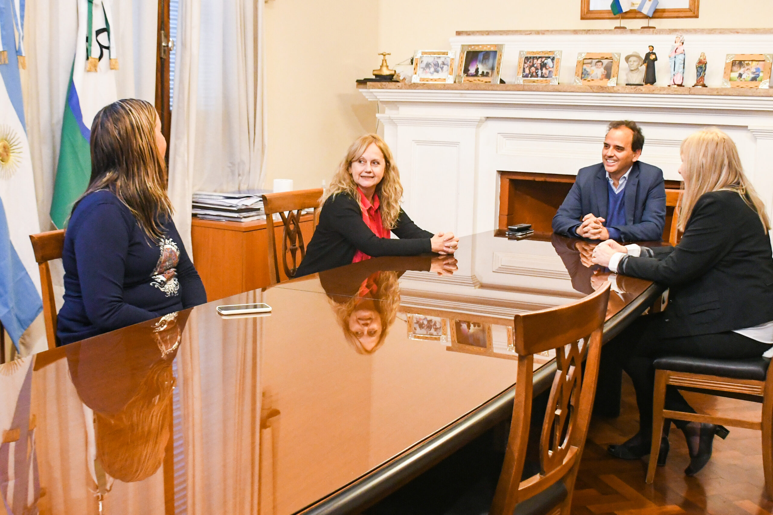 LLamosas recibió a la Rectora de la Universidad