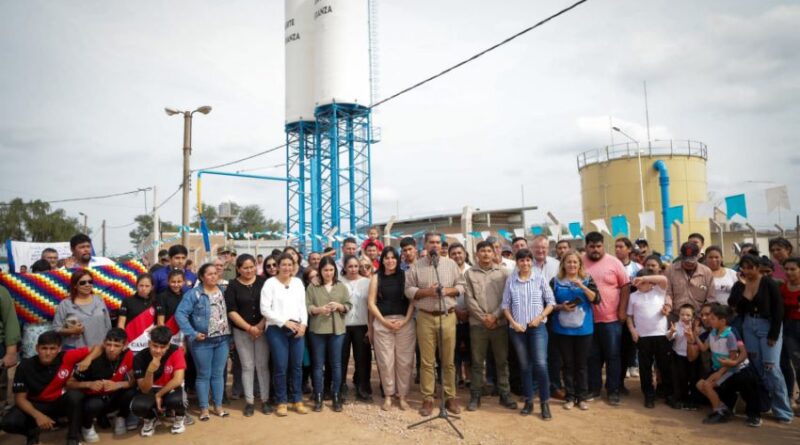 Capitanich habilitó el acueducto Wichí II que garantizará la provisión de agua en cuatro localidades y parajes de El Impenetrable