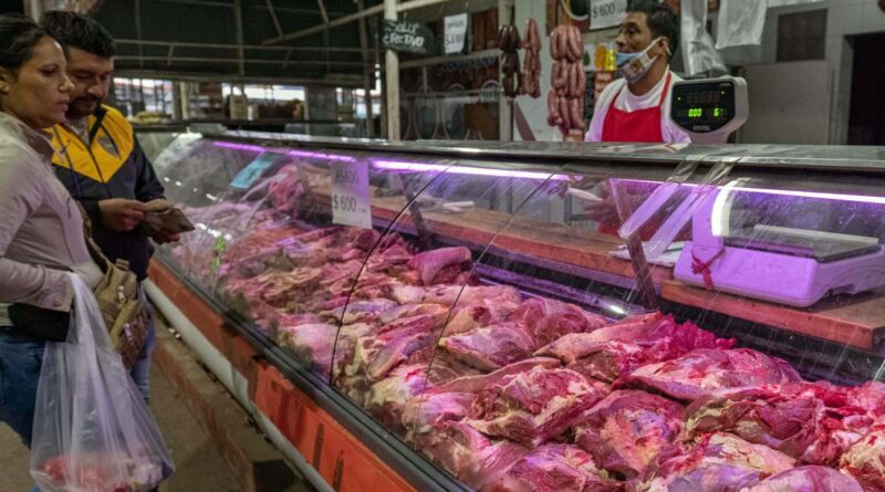 El Gobierno está negociando precios para el mercado interno en relación a la carne, sin que se hayan cerrado las exportaciones