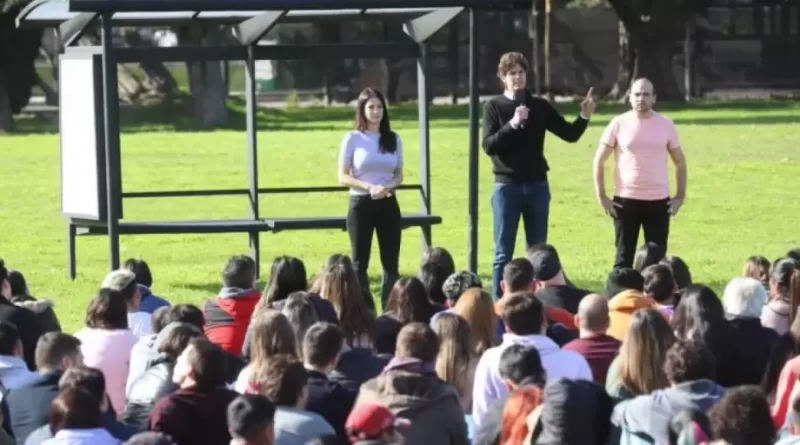 Lousteau lanzó sus propuestas dirigidas a los jóvenes de CABA, abarcando temas como salud mental, 1er empleo y un centro para la cultura urbana