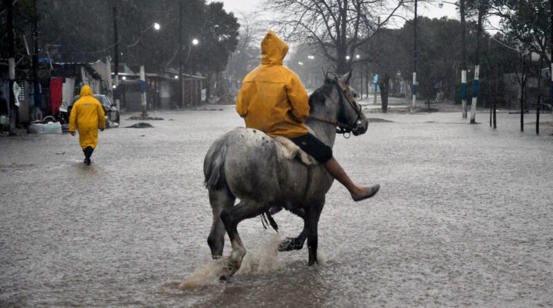En La Plata, el día comenzó con lloviznas leves y con 280 personas en centros de evacuación