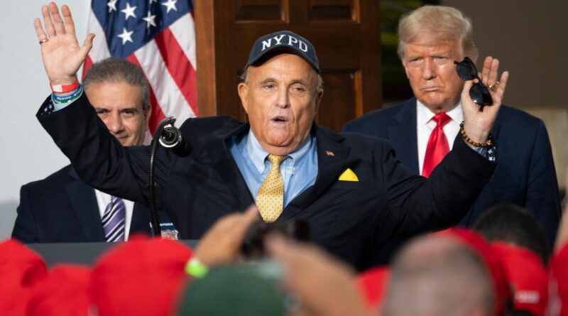 Rudy Giuliani, exabogado de Trump, se entregó a la Justicia en Georgia