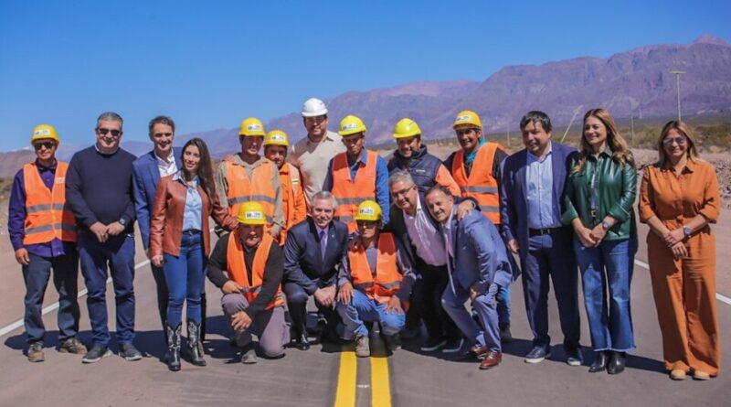 Fernández, Jalil y Quintela, inauguraron la pavimentación de la Ruta Provincial Nº3