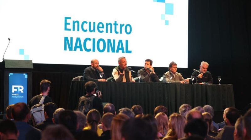 Arcioni junto al ministro De Pedro encabezó el Encuentro Nacional del Frente Renovador en Buenos Aires