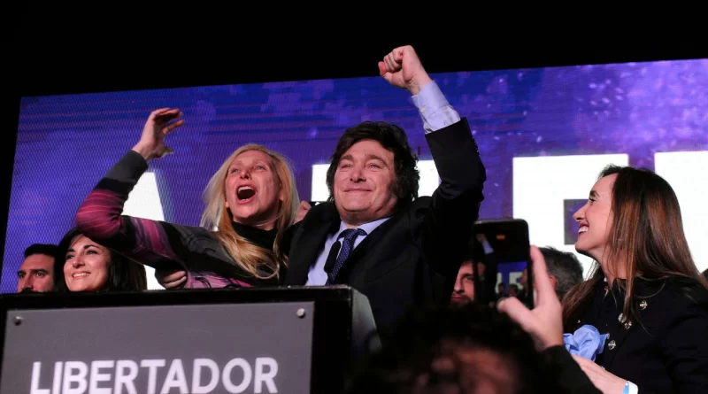 Javier Milei logró una elección sorprendente al ganar las PASO con más del 30% de los votos