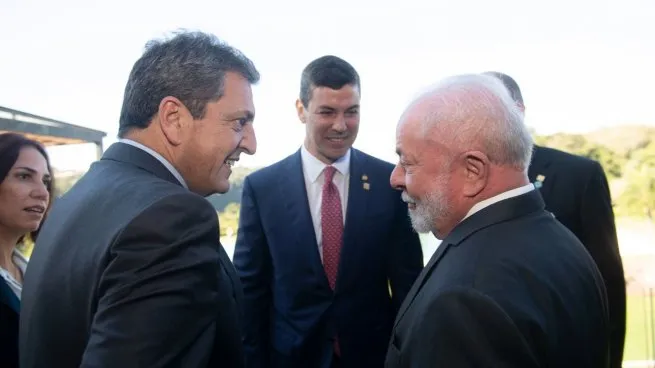 Massa se desplaza a Brasil con el propósito de reunirse con Lula y progresar en el proceso de pago de importaciones utilizando el swap chino