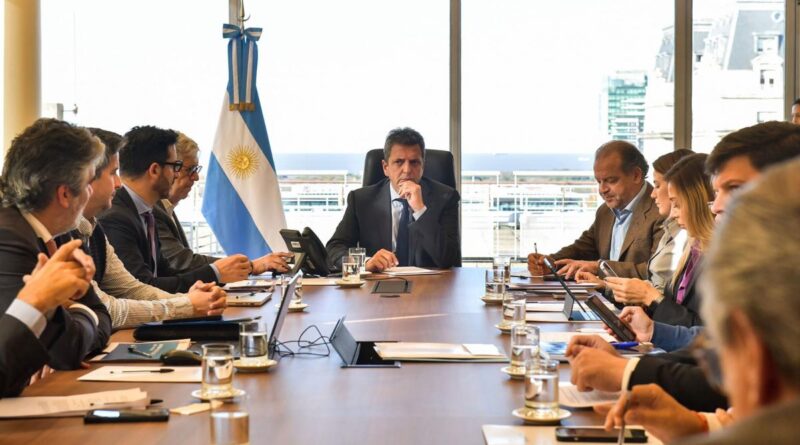 Massa reunirá a la CGT, la CTA y líderes de Diputados para deliberar sobre el Impuesto a las Ganancias