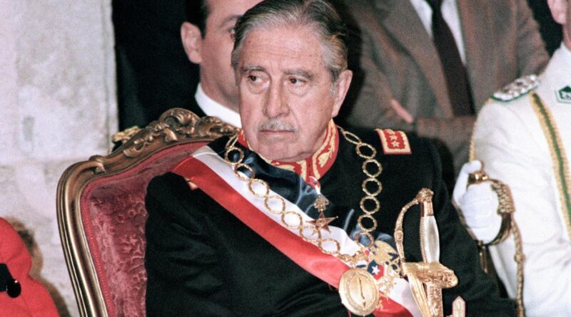 Alberto Fernández retiró dos condecoraciones que se le habían dado al dictador Pinochet