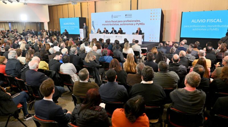 Massa revela iniciativas de alivio fiscal destinadas a pequeños contribuyentes y pymes