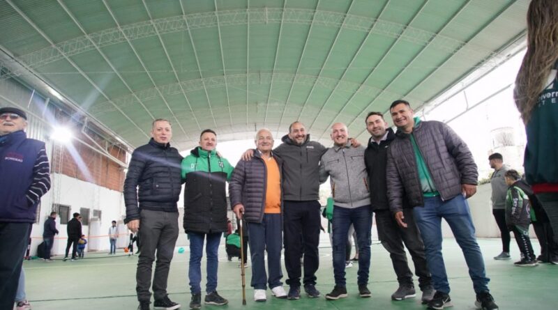 Fernando Gray inauguró el techo parabólico de la Sociedad de Fomento Santa Rosa