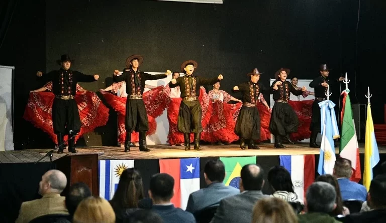 Ciudad de Formosa: el intendente Jorge Jofré presidió acto por el Dia del Inmigrante en el Centro Cultural Municipal