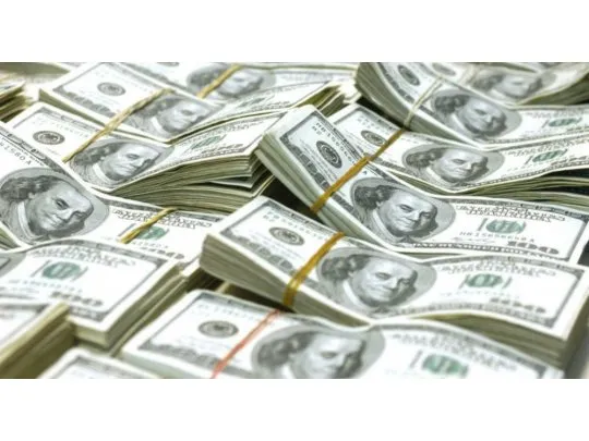 Dólar cayó frente al yen: tocó mínimos en dos meses tras comentario del Banco de Japón