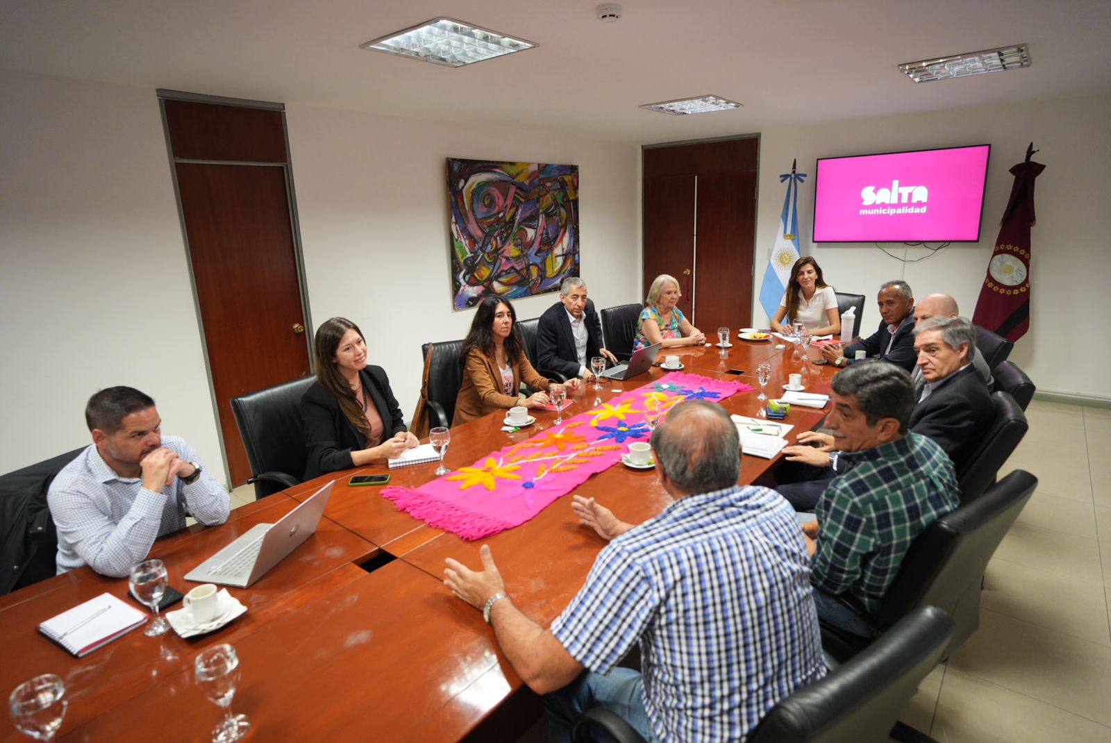 Bettina Romero encabezó una nueva reunión de trabajo con su equipo municipal