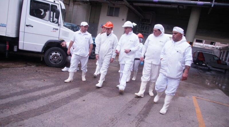 Monte Grande Sur: Fernando Gray recorrió las instalaciones de los frigoríficos Arenales y Velsud