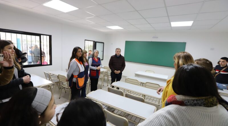 Fernando Gray inauguró obras en la Escuela Primaria N°6 de Monte Grande