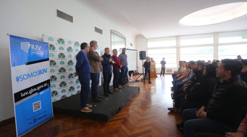 Fernando Gray participó de una charla informativa para el ingreso 2024 a la Policía Bonaerense