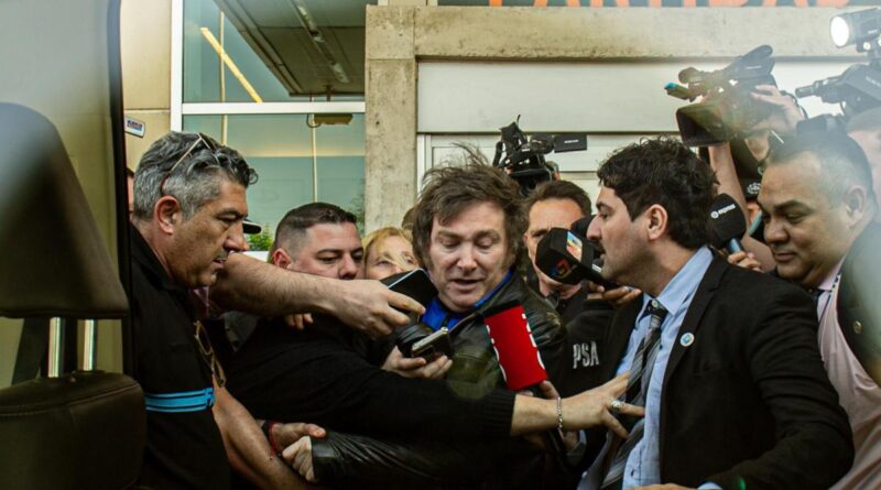 Dirigentes, economistas y empresarios expresaron su desacuerdo con los comentarios de Milei sobre el dólar