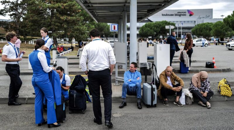 Francia: Desalojan once aeropuertos y el Palacio de Versalles por amenazas de bomba