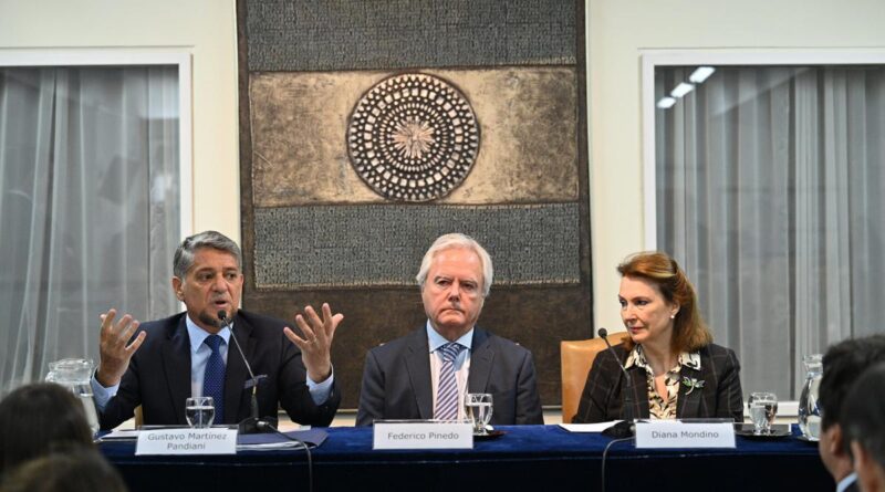 Destacados líderes en política exterior de Massa, Bullrich y Milei encabezaron un debate público