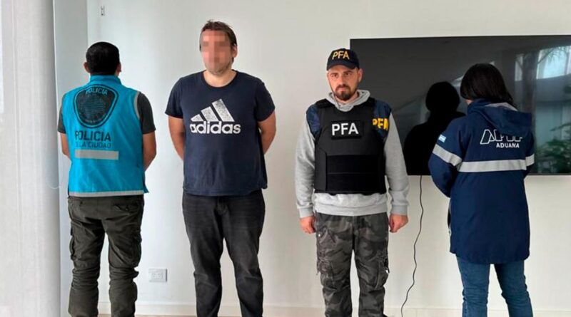 En una causa relacionada con el narcotráfico, fueron arrestados Rojnica y Agustín Estrada