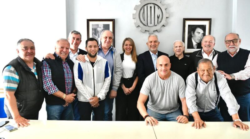 La Plata: Alak mantuvo una reunión con líderes sindicales, a la espera del resultado definitivo de la elección