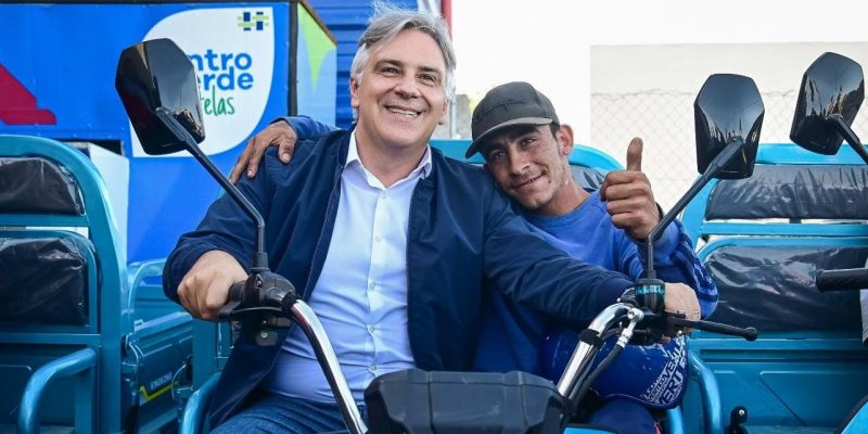 Córdoba: Ya son 180 los carreros que dejaron sus caballos y recibieron una motocarga
