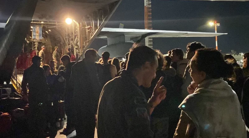 El Hércules de la Fuerza Aérea ya despegó de Tel Aviv con 78 argentinos