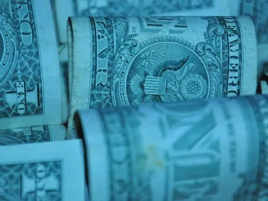 Dólar blue bajó  en la semana por fuertes operativos que congelaron el precio en 0