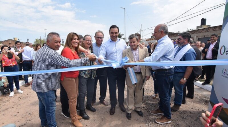 “Practicamos el federalismo en beneficio de los vecinos”, resaltó Tassano al inaugurar con Valdés obras en el barrio San Roque Este