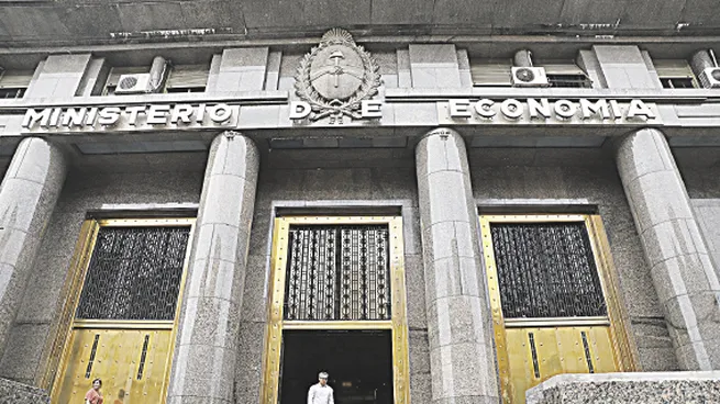 En medio de la tensión cambiaria, licitan Letras y Bonos por .000 millones y u$s200 millones