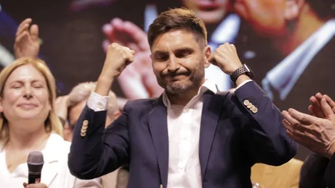 El gobernador electo de Santa Fe revirtió su respaldo a Milei, argumentando: “Voy a proteger la coalición”