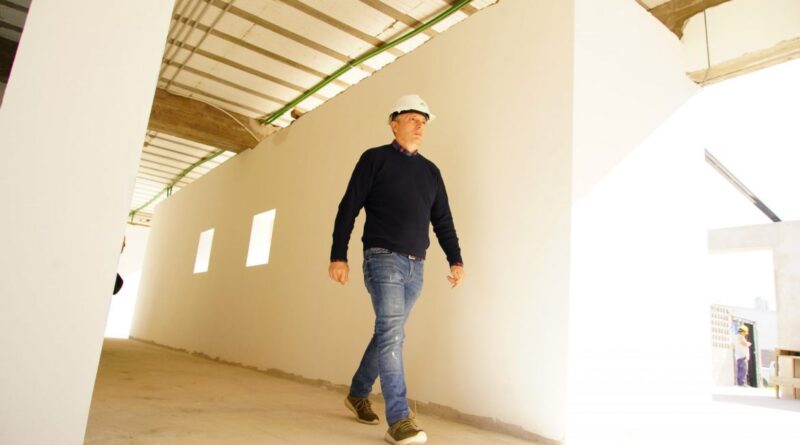 Barrio Plan Federal: Fernando Gray recorrió el avance de las obras del nuevo Jardín de Infantes N° 940