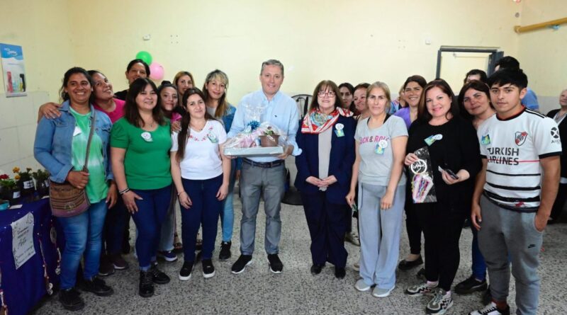 Gray participó del festejo por el 15° aniversario del Centro de Formación Profesional N° 403