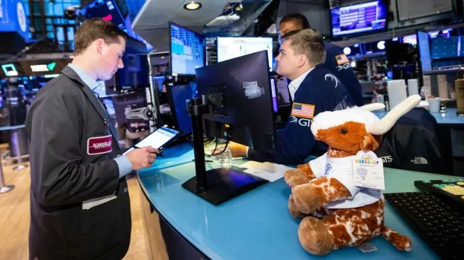 Wall Street: Nasdaq se hundió hasta 2,4% tras resultados de Google