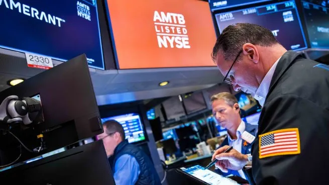 Wall Street operó con máxima prudencia antes del crucial dato de empleo en EEUU
