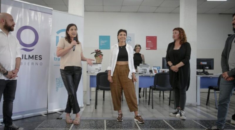 Mayra Mendoza: “Los convoco a hablar con cada vecino de lo que se juega en la Argentina”