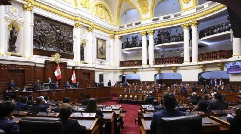 El Congreso peruano marcha hacia una reforma política cuestionada por analistas y expertos