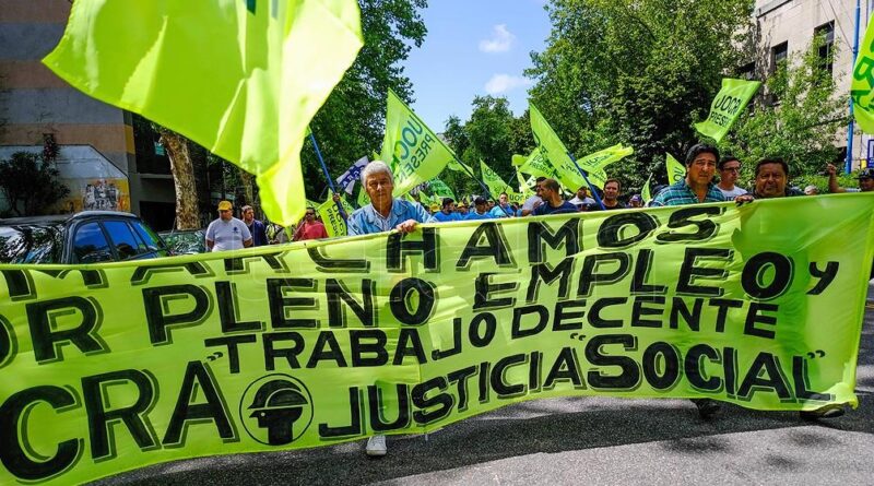 La Uocra se declara en “alerta” ante los anuncios de Milei sobre la obra pública