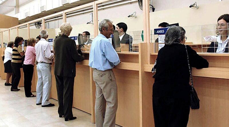 Jubilaciones: Gobierno anunció aumento del 20,87% de los haberes acompañado por un bono de .000 para diciembre