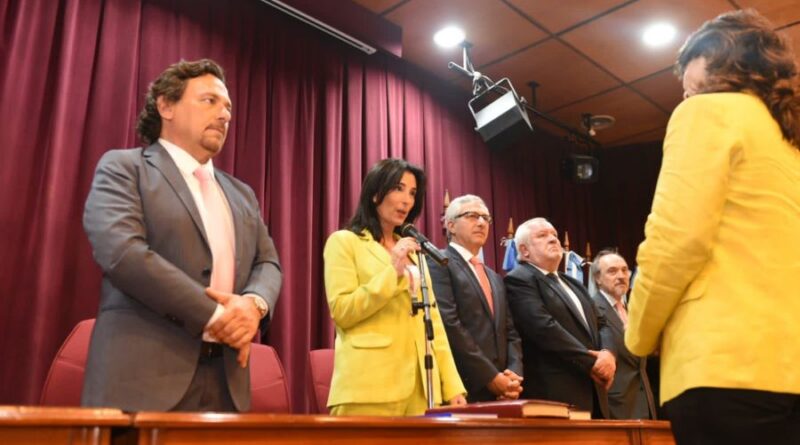 El gobernador Sáenz participó en el acto de jura de María Nallim como jueza de la Corte