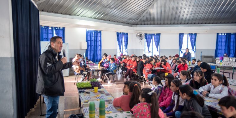 En 2023, el programa Escuelas Verdes pasó de 4.000 a 10.500 estudiantes capacitados en educación ambiental