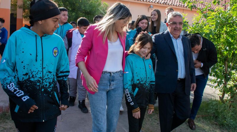 Catamarca: el gobernador Jalil recorrió las obras de dos nuevos playones escolares